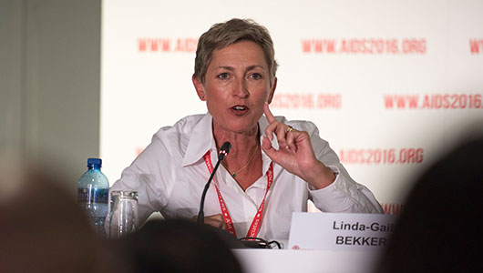 Linda-Gail Bekker, en su intervención en AIDS 2016. Foto: International AIDS Society/Steve Forrest/Workers’ Photos 